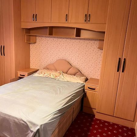 Apartamento Whitby Road House Canvey Island Exterior foto