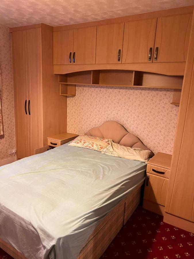 Apartamento Whitby Road House Canvey Island Exterior foto